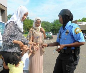 Somali police office in St Paul talks with other Somali
